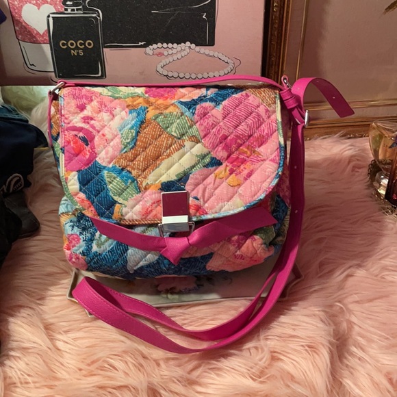 Vera Bradley pink floral crossbody bag⚠️FIRM⚠️ - Picture 2 of 11